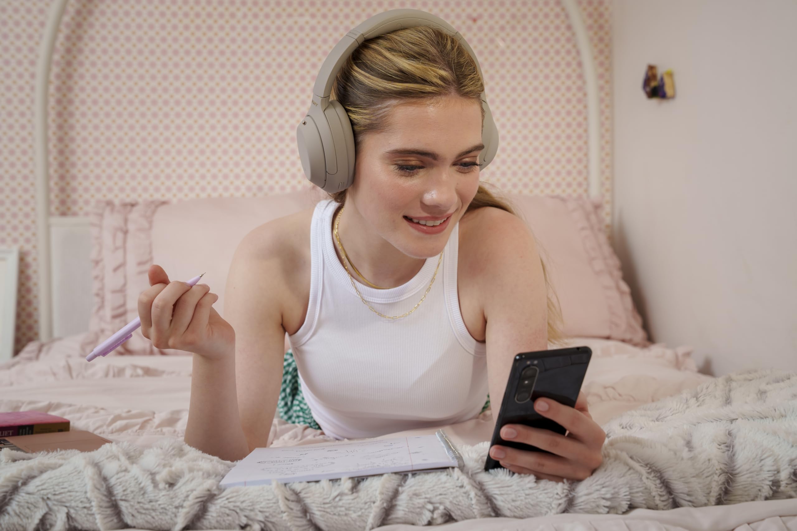 Sony WH-1000XM4 Wireless Premium Noise Canceling Overhead Headphones with Mic for Phone-Call and Alexa Voice Control, Silver WH1000XM4