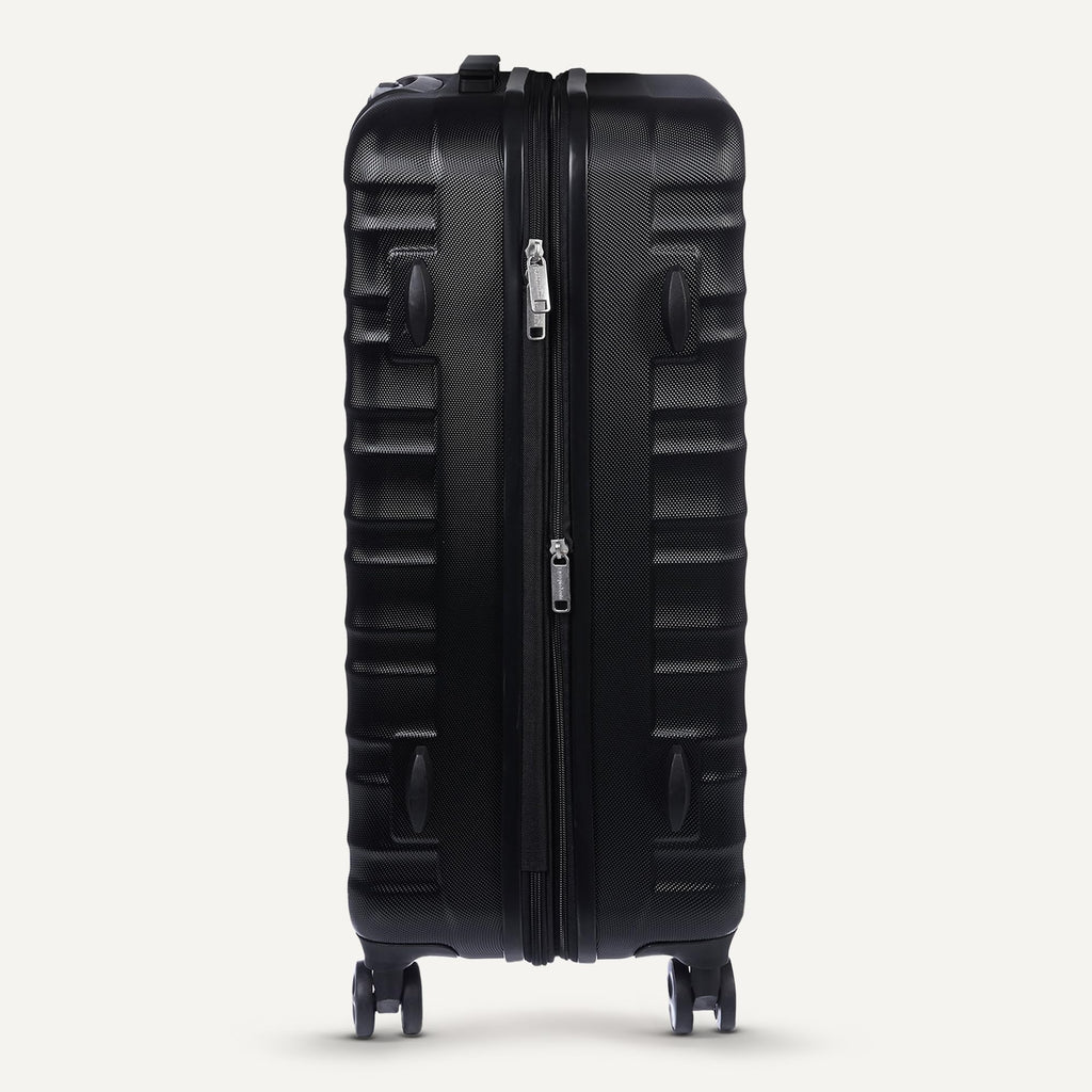 Amazon Basics 21" Hardside Carry-On Luggage, Hardshell Suitcase With Wheels, Expandable For Up to 25% More Space, With Scratch-Resistant Surface, Four Multi-directional Wheels, Black