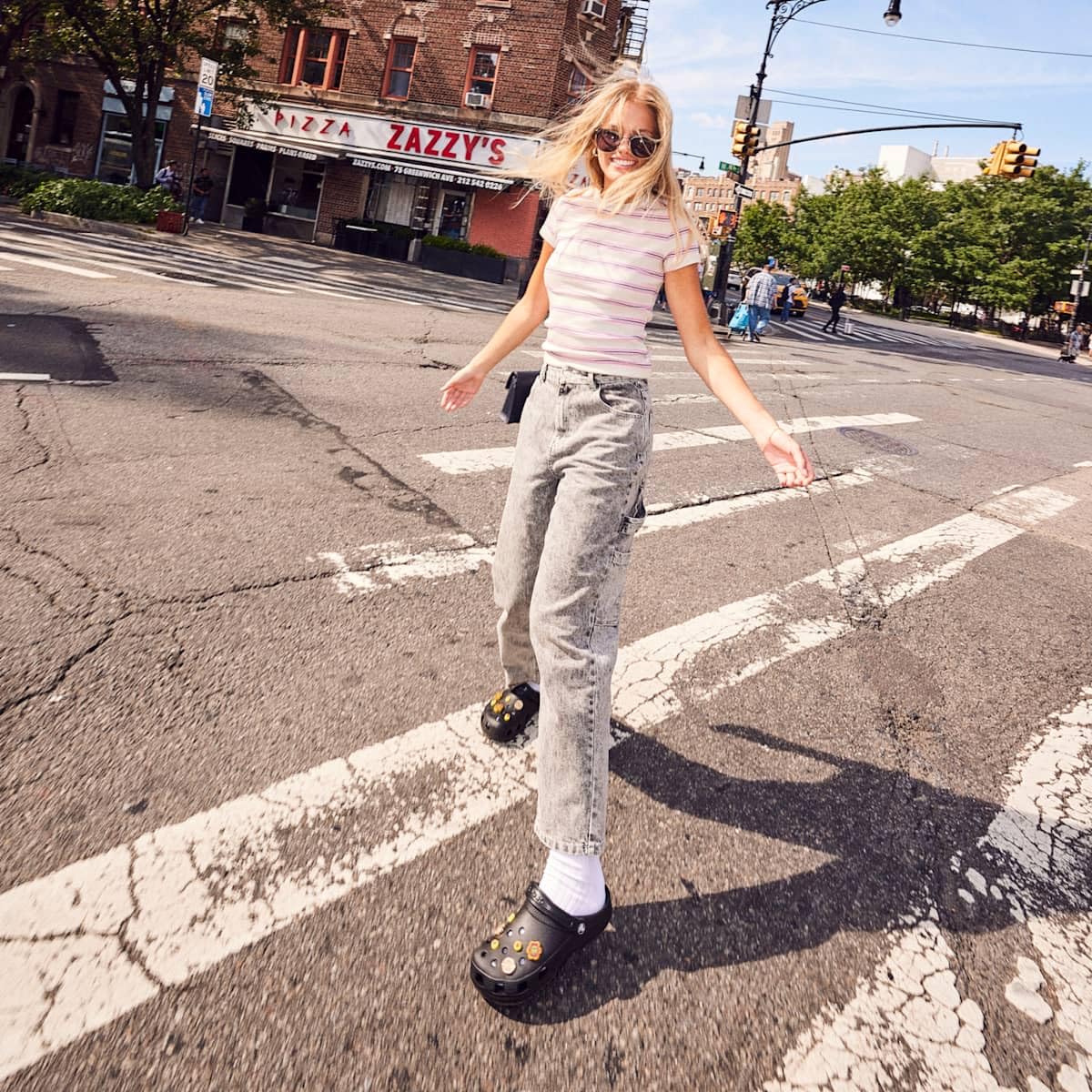 Crocs Unisex-Adult Classic Clogs, Black, 9 Men/11 Women